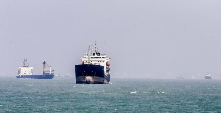 20 Ships Turned Back from Strait of Hormuz After Iran Reimposes Controls, WSJ Reports