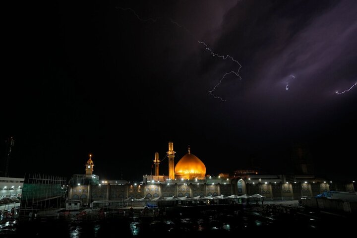 Informe fotográfico | El Santuario de Al-Askari (PB) en Samarra brilla entre tormentas y lluvia divina