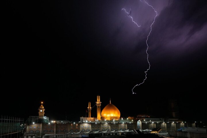 Informe fotográfico | El Santuario de Al-Askari (PB) en Samarra brilla entre tormentas y lluvia divina