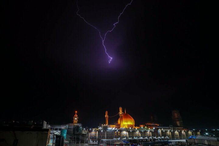 Informe fotográfico | El Santuario de Al-Askari (PB) en Samarra brilla entre tormentas y lluvia divina