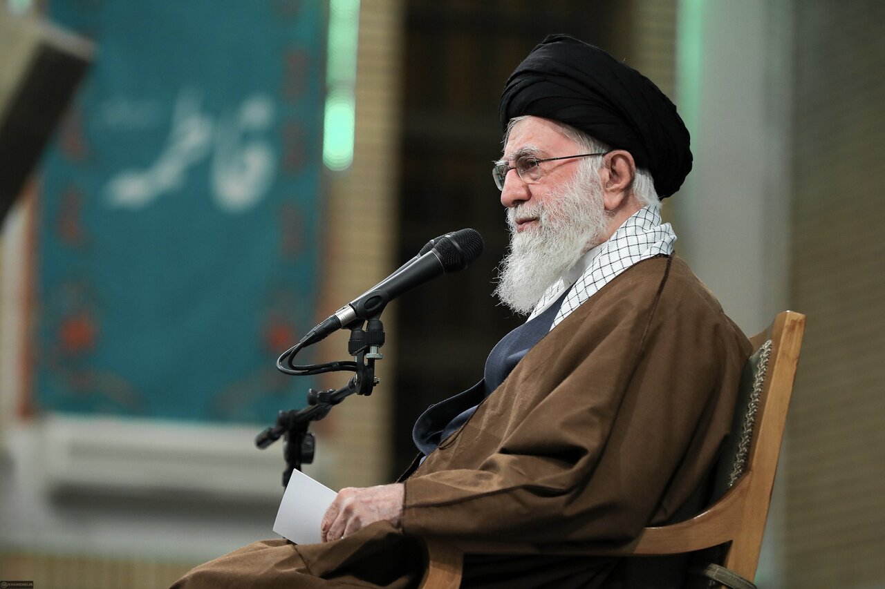 الدور الاستراتيجي والدائم والحاسم لقائد الثورة الإسلامية الشهید (ره) في تطوير ودعم الأنشطة القرآنية