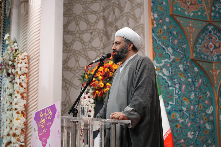 زنان، میدان‌دار روشنگری در تاریخ اسلام هستند