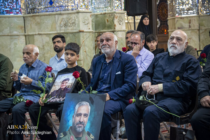 آیین غبارروبی مضجع شریف حضرت احمدبن موسی الکاظم علیهماالسلام، با حضور خانواده‌های معزّز شهدای حرم مطهر و جنگ رمضان