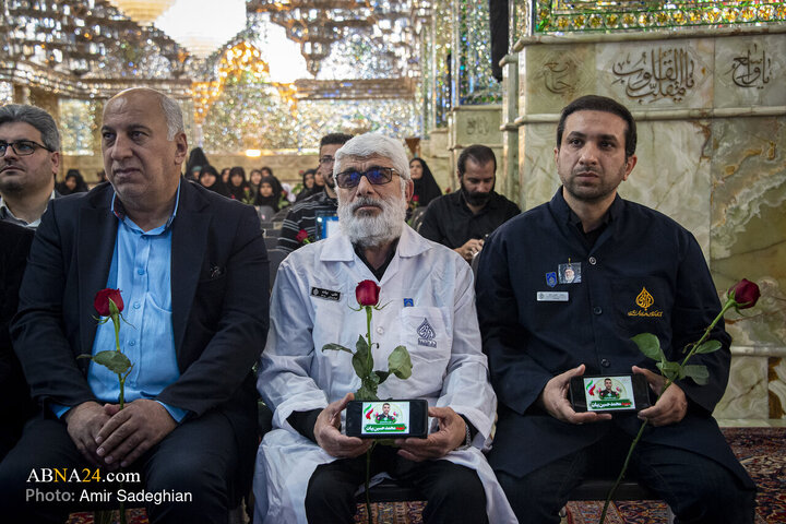 آیین غبارروبی مضجع شریف حضرت احمدبن موسی الکاظم علیهماالسلام، با حضور خانواده‌های معزّز شهدای حرم مطهر و جنگ رمضان