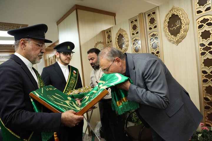 عکس خبری | دیدار خادمان آستان مقدس حضرت معصومه(س) با کارکنان بنیاد شهید