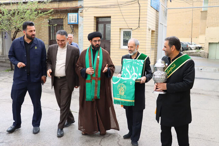 ویدیو | خادمان کریمه اهل بیت(س) در میدان عمل؛ تقدیر از موکب‌های مردمی قم لبیک به فرمان رهبری
