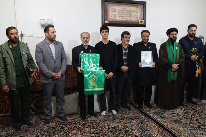 تسلی‌بخشی کاروان سفیران کریمه اهل بیت(ع) به خانواده شهدا در استان اصفهان