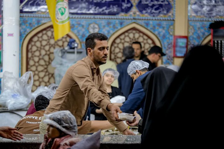 خدمت‌رسانی موکب کتائب سیدالشهدا(ع) عراق به مردم ایران