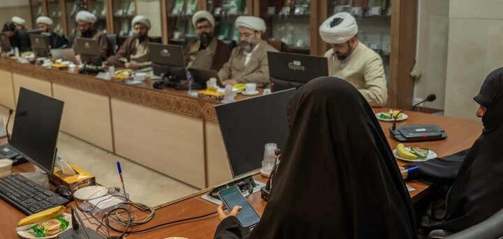 باورمندی زنان، گام نخست نقش‌آفرینی