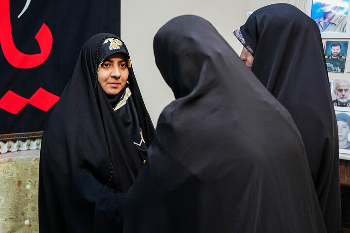 عکس خبری/ دیدار جمعی از نمایندگان مجلس با خانواده شهیده تجمعات مردمی