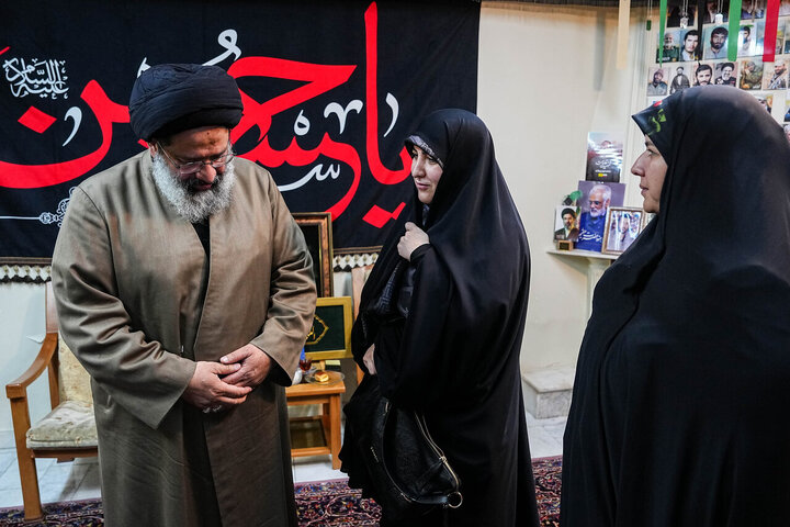عکس خبری/ دیدار جمعی از نمایندگان مجلس با خانواده شهیده تجمعات مردمی