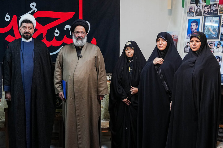 عکس خبری/ دیدار جمعی از نمایندگان مجلس با خانواده شهیده تجمعات مردمی