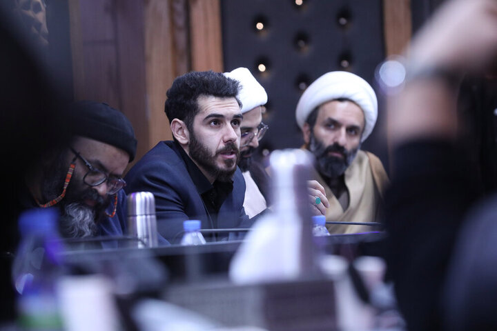 عکس خبری/ جلسه هم‌اندیشی جمعی از شعرا و نوحه‌سرایان فعال در دفاع مقدس سوم