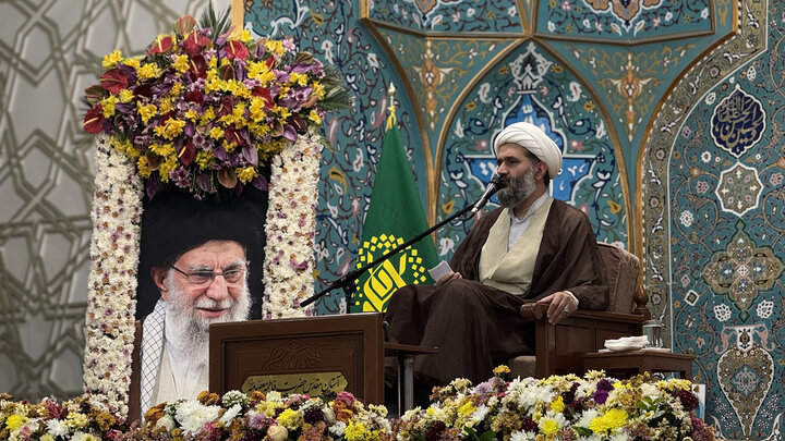 با سوءظن به فرماندهان و مسئولان وحدت را از بین نبریم