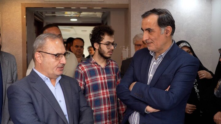 گزارش تصویری/ عیادت رییس بنیاد شهید از جانباز حسین محمدی