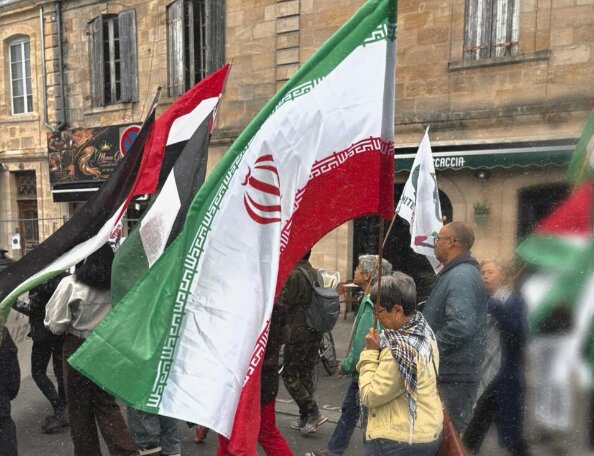 گزارش تصویری | برگزاری صد و سی‌ویکمین تجمع هفتگی در حمایت از فلسطین و ایران در بوردوی فرانسه