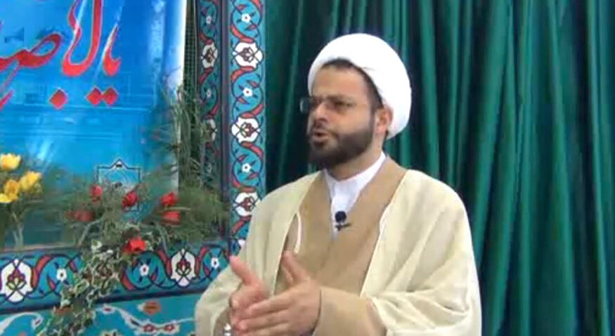 از مکر و نقشه دشمن نباید مضطرب شویم