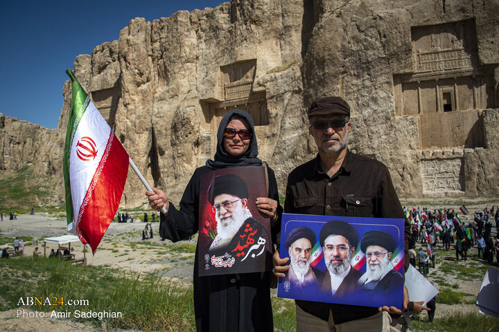 اهتزاز پرچم جمهوری اسلامی ایران در مهد تمدن ایران زمین (تخت جمشید و نقش رستم )