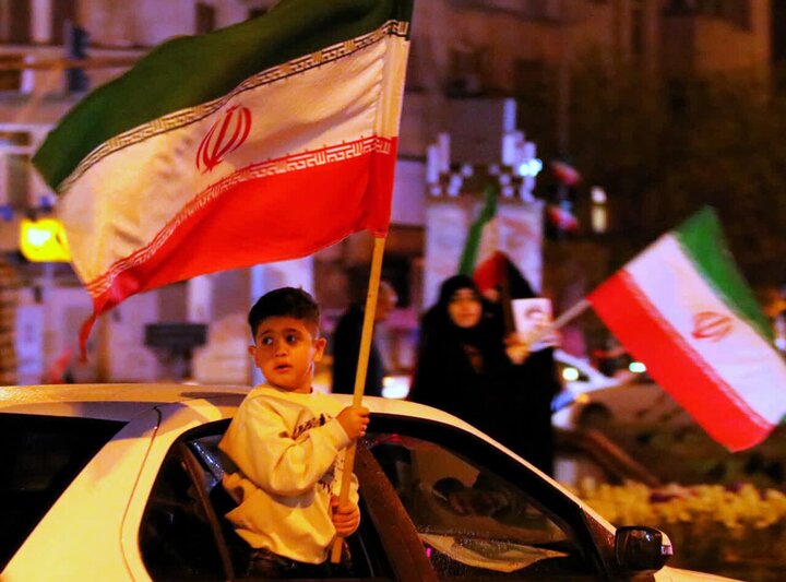 شما معلم ما هستید!