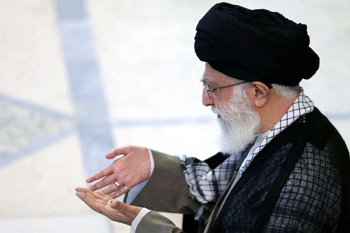 روایت رهبر شهید از تاکید پیامبر اعظم(ص) بر اقامه نماز روزهای یکشنبه ماه ذی‌قعده