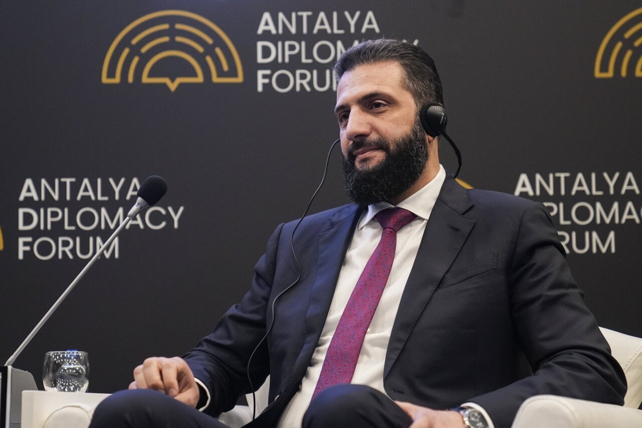 Syria and confusion between external hopes and internal crises