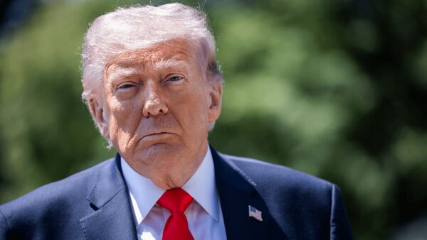 Poll: Two-Thirds of Americans Say US Is Headed in Wrong Direction