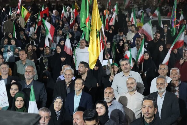 گزارش تصویری/ تجدید عهد مردم اسلامشهر با رهبر معظم انقلاب و رزمندگان