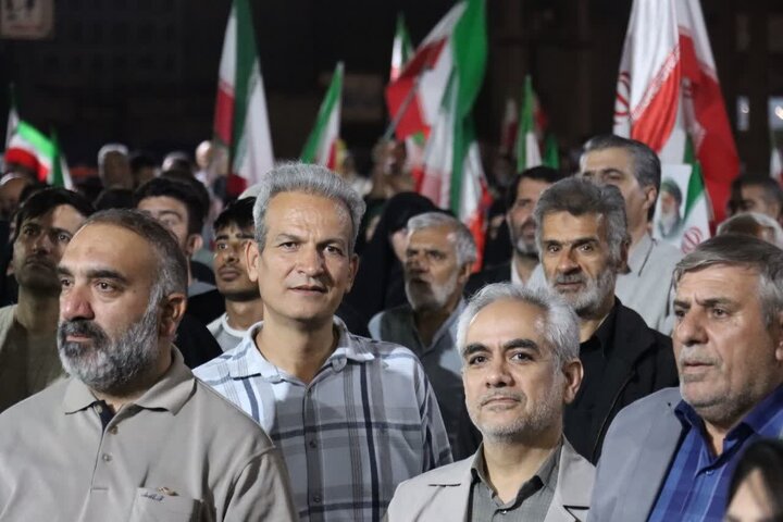 گزارش تصویری/ تجدید عهد مردم اسلامشهر با رهبر معظم انقلاب و رزمندگان