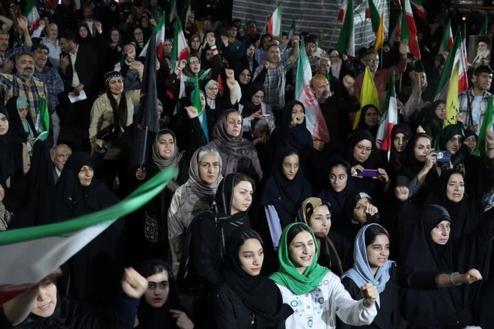 گزارش تصویری/ تجدید عهد مردم اسلامشهر با رهبر معظم انقلاب و رزمندگان