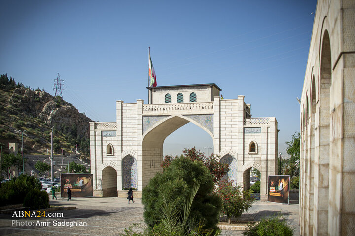 آیین تعویض قرآن دروازه قرآن شیراز به مناسبت روز شیراز