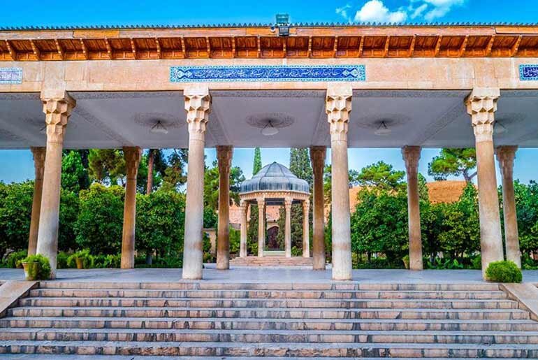 فارس به مقصدی بی‌بدیل برای گردشگران داخلی و خارجی تبدیل شود