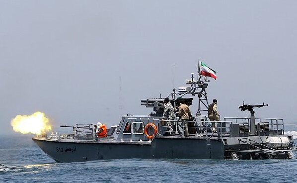 تانکرترکرز: قایق‌های تندرو ایران مانعی بزرگ در تنگهٔ هرمز هستند