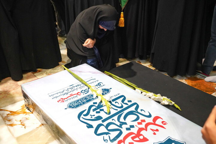 Photos: Minister of Roads and Urban Development Visits Hazrat Masoumeh Holy Shrine