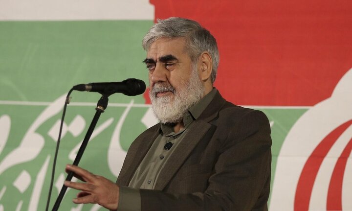 عکس خبری/  اجتماع شبانه مقابل درب اصلی دانشگاه تهران