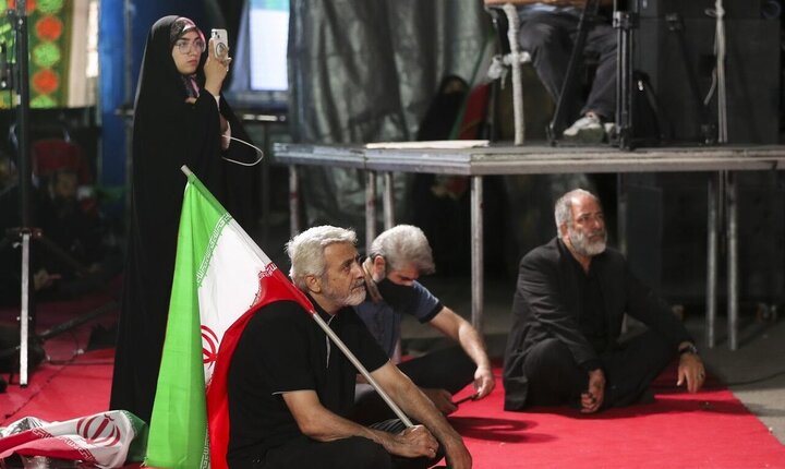 عکس خبری/  اجتماع شبانه مقابل درب اصلی دانشگاه تهران