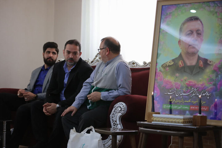 گزارش تصویری/ دیدار نماینده ولی‌فقیه در بنیاد شهید با ۴ خانواده شهید جنگ رمضان