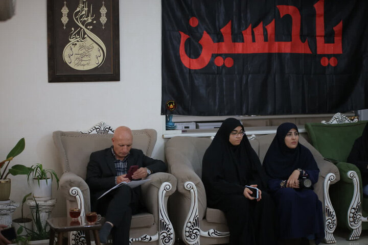 گزارش تصویری/ دیدار نماینده ولی‌فقیه در بنیاد شهید با ۴ خانواده شهید جنگ رمضان
