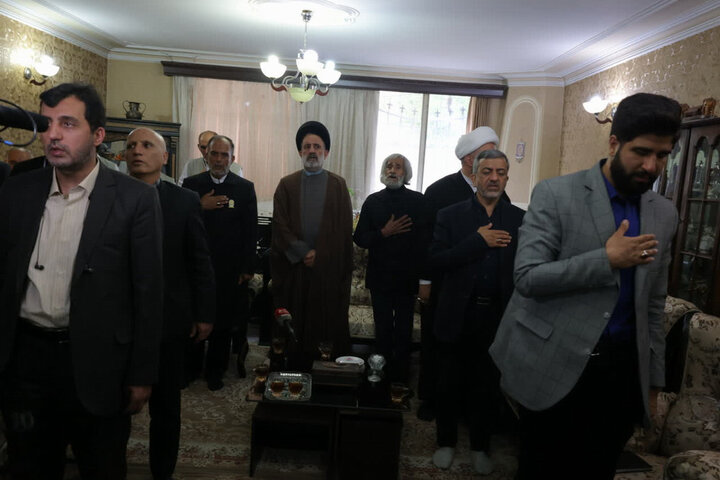 گزارش تصویری/ دیدار نماینده ولی‌فقیه در بنیاد شهید با ۴ خانواده شهید جنگ رمضان