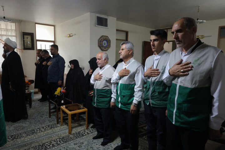 گزارش تصویری/ دیدار نماینده ولی‌فقیه در بنیاد شهید با ۴ خانواده شهید جنگ رمضان
