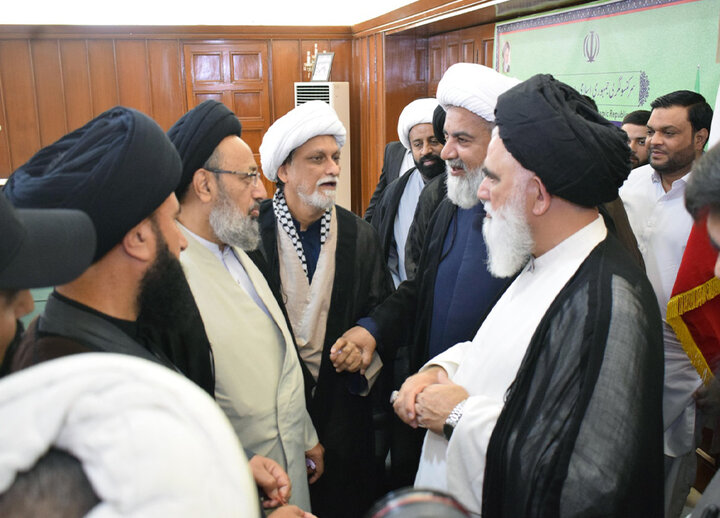 تصاویر/ حضور علمای شیعه پاکستان در کنسولگری ایران