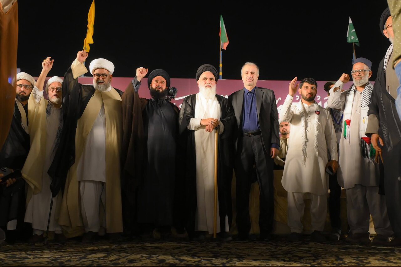 Pakistani political, religious leaders urge Muslim unity at Ayatollah Khamenei memorial service
