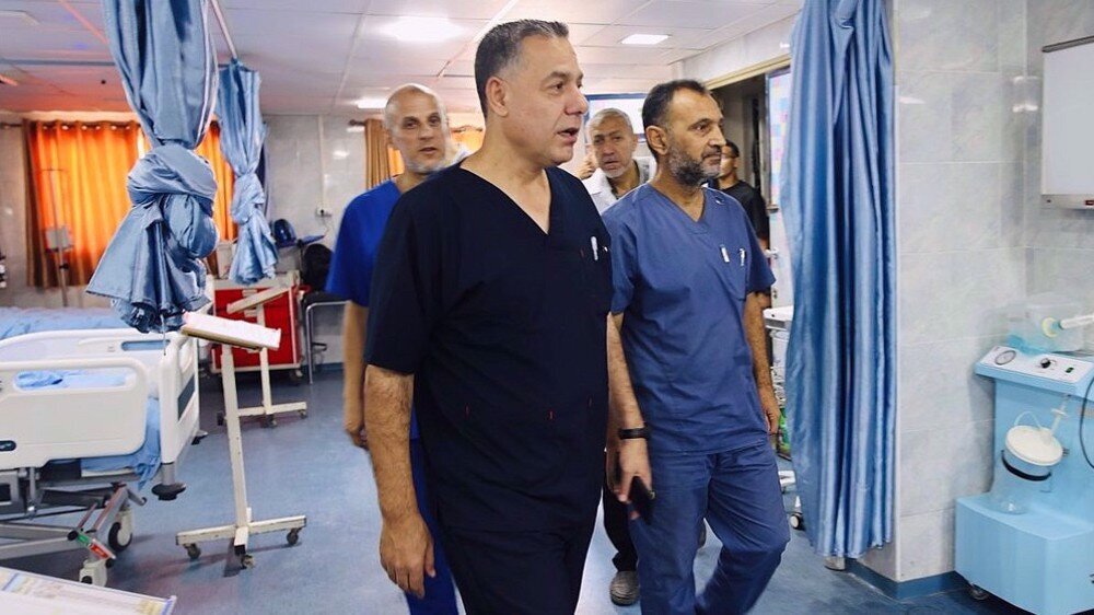 معتقلون سابقون يكشفون عن التعذيب الممنهج الذي يتعرض له مدير مستشفى غزة "الدكتور حسام أبو صفية" في السجون الإسرائيلية