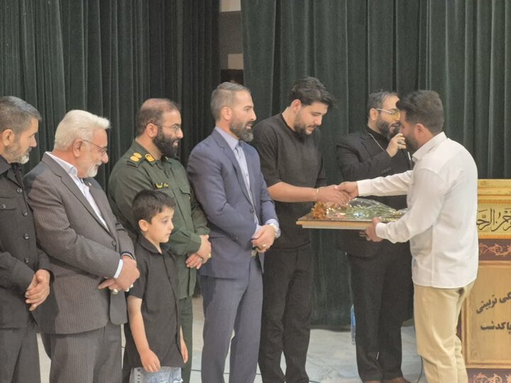 گزارش تصویری/ تجلیل از فعالان جهادی پاکدشت