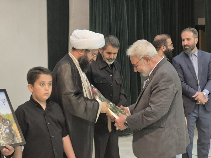 گزارش تصویری/ تجلیل از فعالان جهادی پاکدشت
