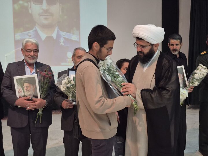 گزارش تصویری/ تجلیل از فعالان جهادی پاکدشت