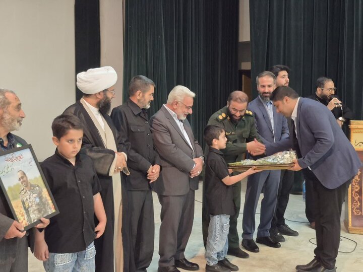 گزارش تصویری/ تجلیل از فعالان جهادی پاکدشت