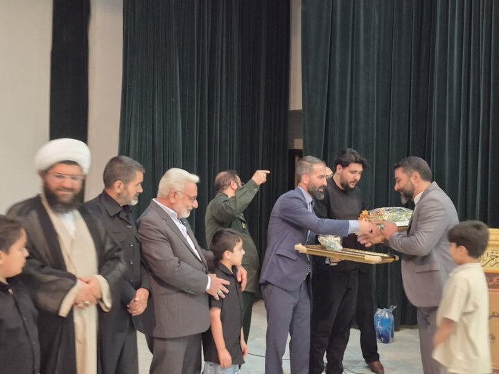 گزارش تصویری/ تجلیل از فعالان جهادی پاکدشت