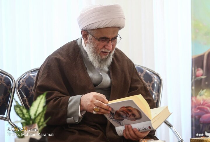 Photos: Secretary-General of AhlulBayt World Assembly Meets with Family of Martyr Larijani