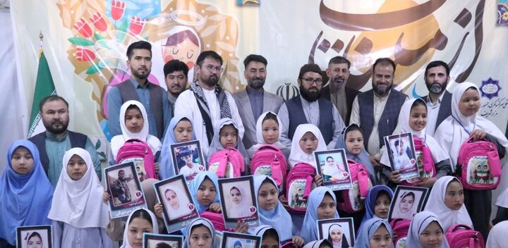 گزارش تصویری | همدردی دانش‌آموزان مزارشریف با کودکان قربانی جنگ در میناب