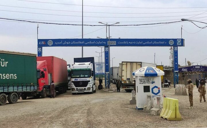 تأکید ایران و افغانستان بر افزایش تردد کامیون‌ها به ۲۴۰۰ دستگاه در روز